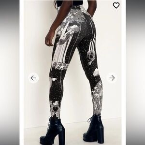 Blackmilk Austen’s Hamlet HW Velvet Leggings EUC 💀🖤🤍🖤